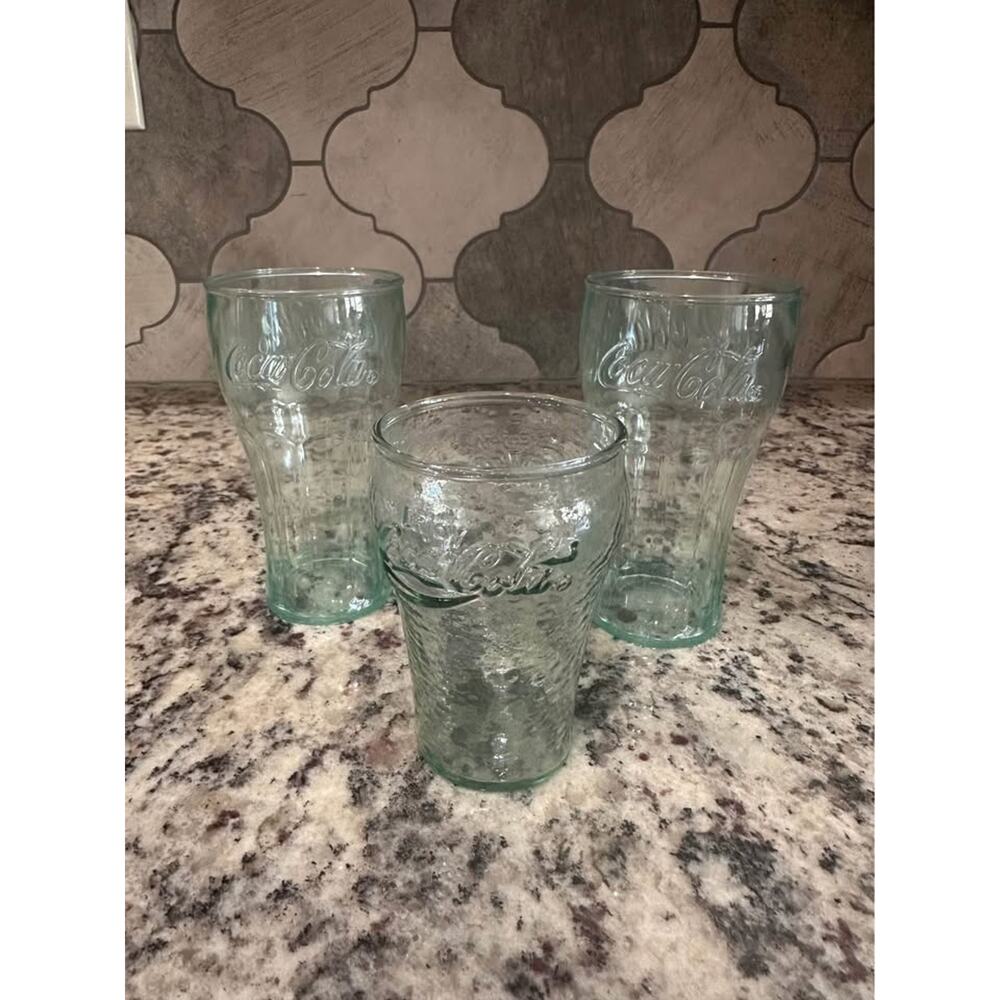 Vintage Coca Cola glasses Lot (1 glass; 2 hard plastic)